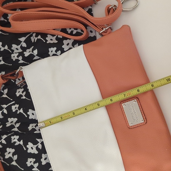 Jenna Kator Shoulder Bag with Crossbody Floral Inside Orange - Picture 11 of 12